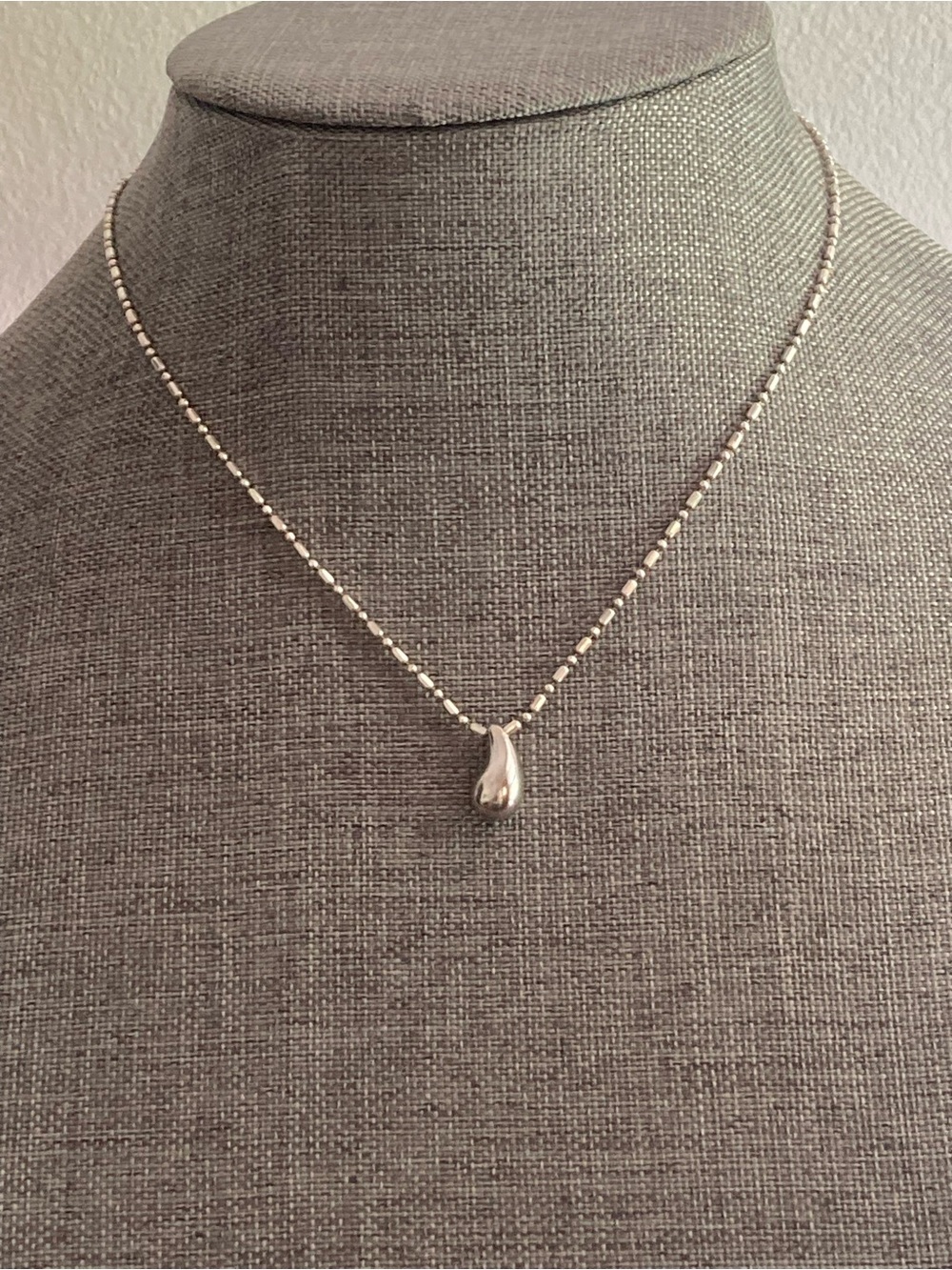 925 sterling silver chain and abstract teardrop pendant
